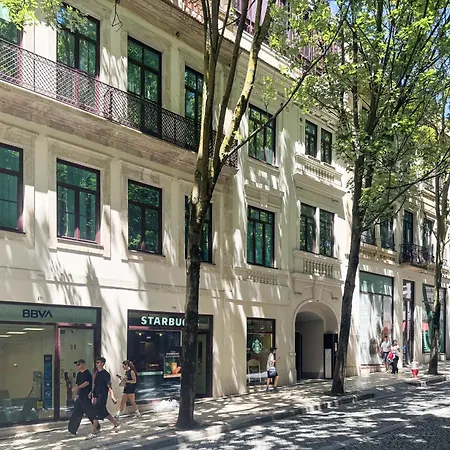 Luxurious Flat In Award-winning Building