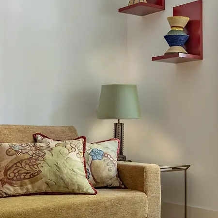 Luxurious Flat In Award-winning Building Apartment